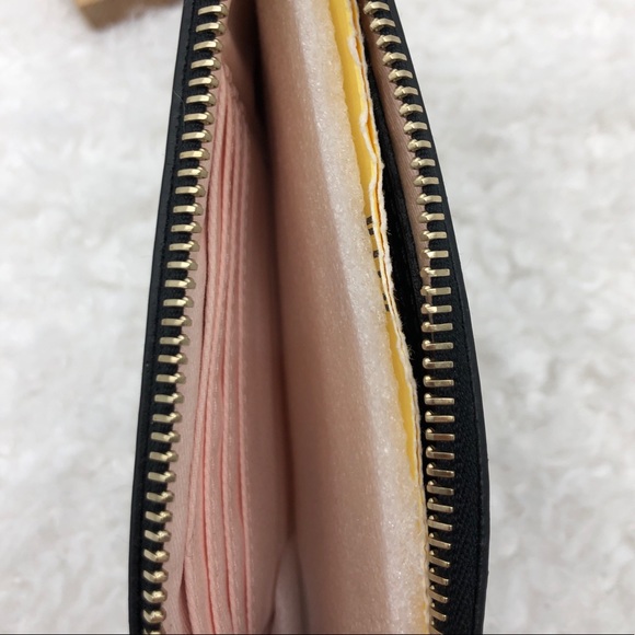 NWT Dooney & Bourke Carrington Tasseled Wristlet - Picture 3 of 5